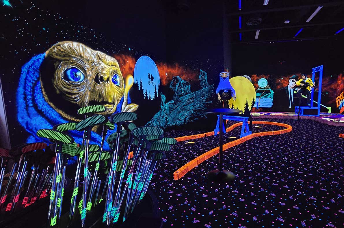 Glow Mini Golf